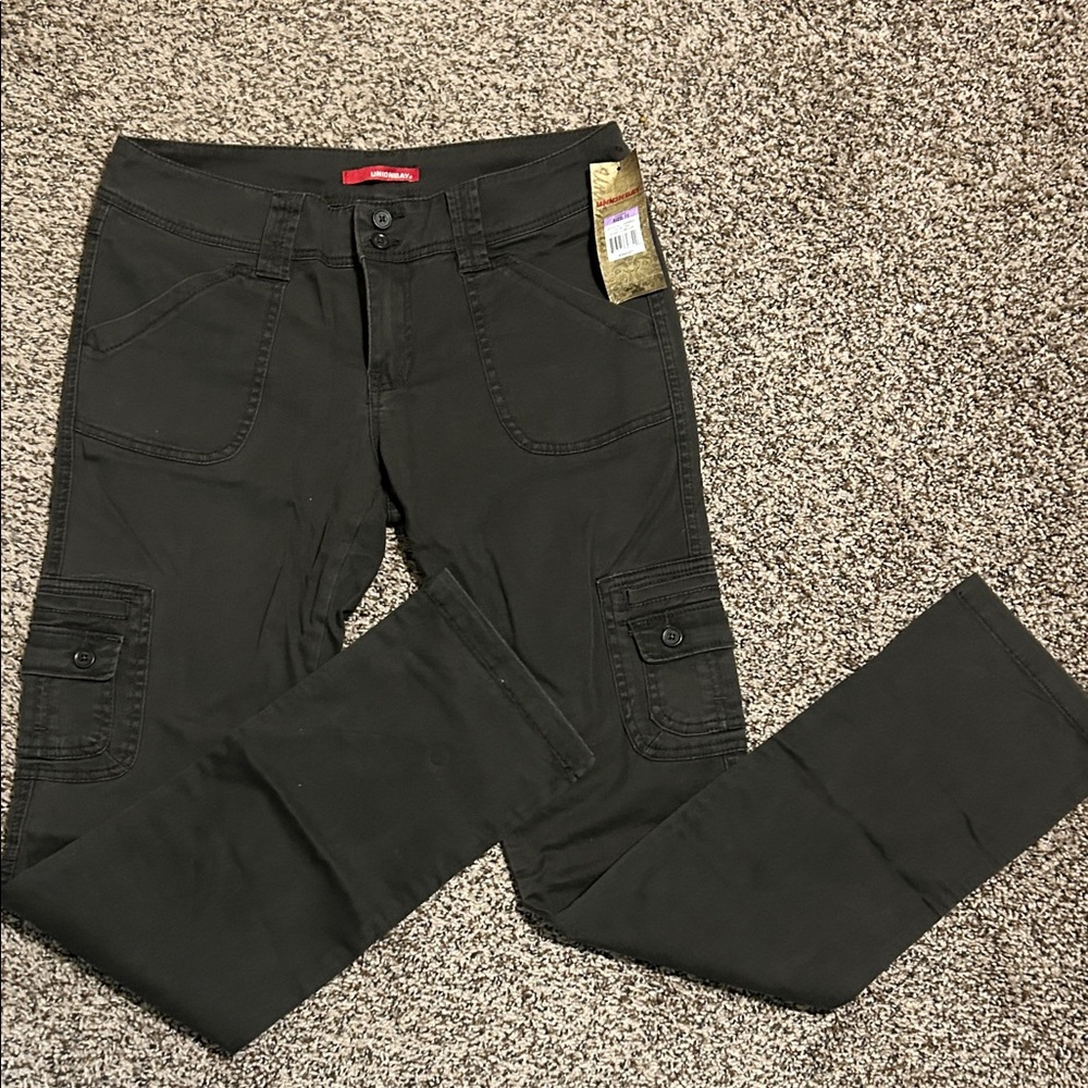 UNIONBAY Women's Black Straight Leg Jeans